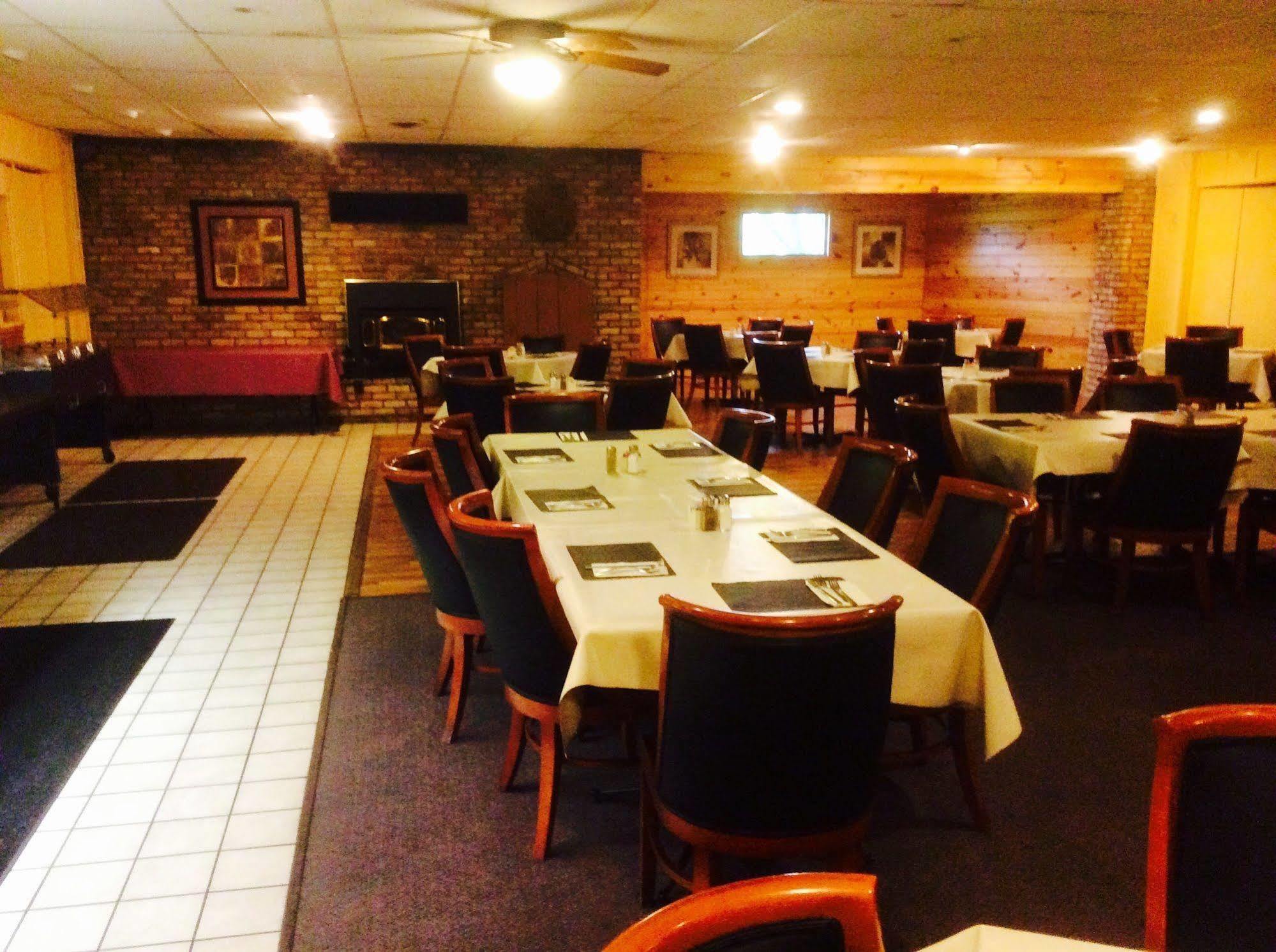 Forty Club Inn Deerwood Luaran gambar